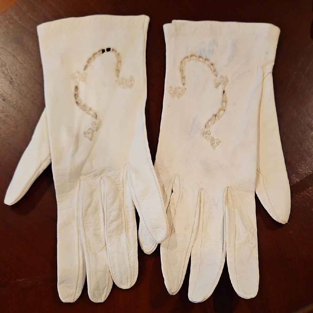Vintage Womens Leather Gloves Set of 3 in Cream, Black, and Brown - Picture 4 of 11
